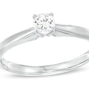 Stunning White Gold Diamond Ring